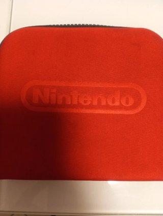 Nintendo 2DS Nera con Custodia Rossa