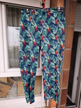 Pantalón fluido estampado tropical