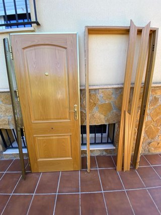 Puerta blindada madera