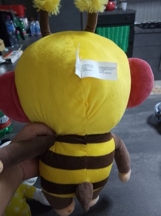 Peluche scimmia e ape