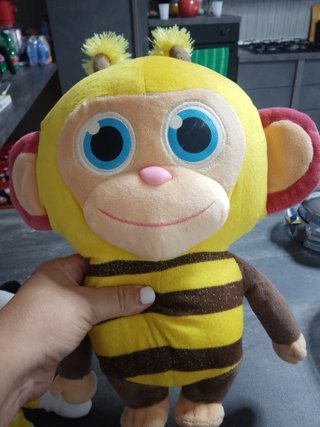 Peluche scimmia e ape
