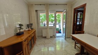 Piso exterior c Llano, Cruces con garage