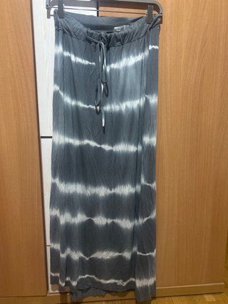 Falda Larga Tie Dye Gris y Blanca de algo bonito