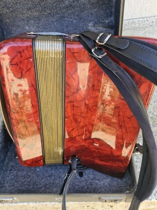 Acordeón Hohner Arietta IM Rojo