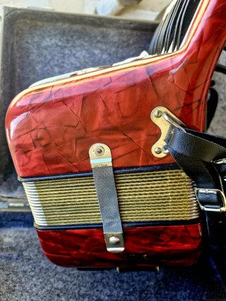 Acordeón Hohner Arietta IM Rojo