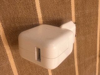 Cargador Apple + Adaptador EU