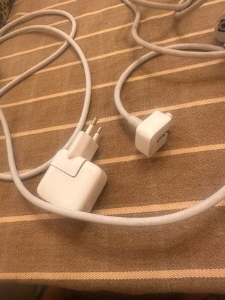 Cargador Apple + Adaptador EU