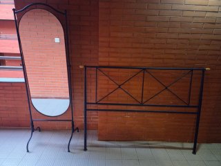 Cabezal y espejo de metal negro
