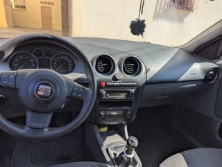 SEAT Ibiza 1.4 16V gasolina – 2007 – 255.000 km