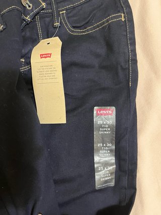 Levi's 710 Super Skinny Talla 25 (35)