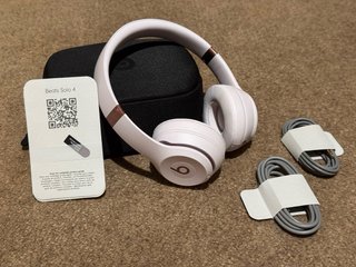 Beats Solo 4 Rosa Algodón Bluetooth Inalámbricos