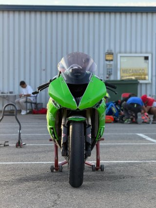 Kawasaki ZX6R 2011 Circuito Full Ohlins