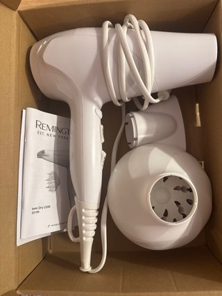 Secador Remington Ionic Dry 2200, color blanco