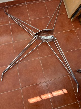 Mesa de cristal 3m x 1.60m con estructura metálica