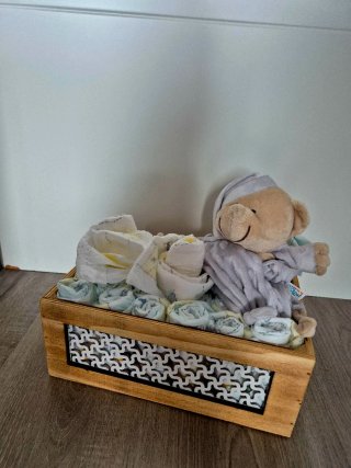 Cesta de pañales y peluche (dou-dou)