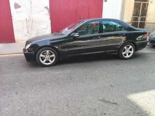 Mercedes-Benz Clase C 2005