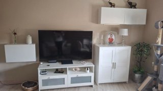 Mesa de TV moderna + los armarios colgados 3