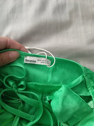 Vestido verde satinado tirantes