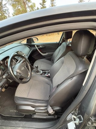 Opel Astra 2011