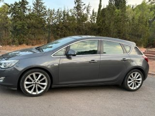 Opel Astra 2011