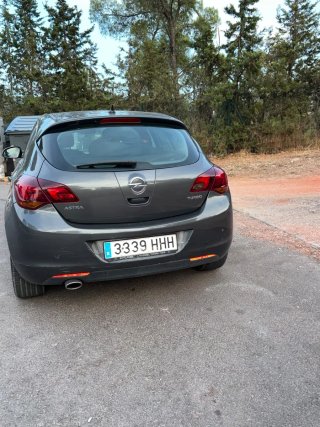 Opel Astra 2011