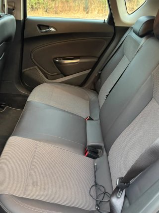 Opel Astra 2011