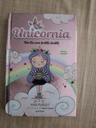Libro Unicornia un lío con brilli brilli