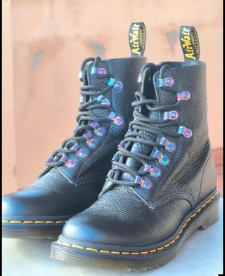 Botas Dr. Martens de piel suave con enganches n 38