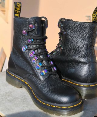 Botas Dr. Martens de piel suave con enganches n 38