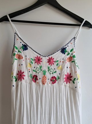 Vestido largo blanco bordado
