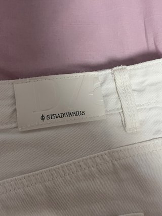 Pantalones cortos vaqueros blancos rotos
