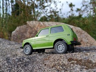Lada Niva Radiocontrol verde escala 1/16