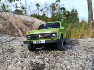 Lada Niva Radiocontrol verde escala 1/16