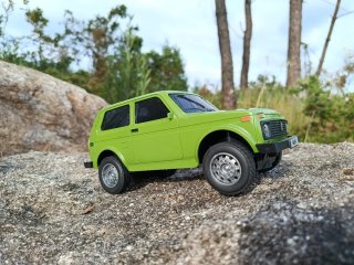 Lada Niva Radiocontrol verde escala 1/16