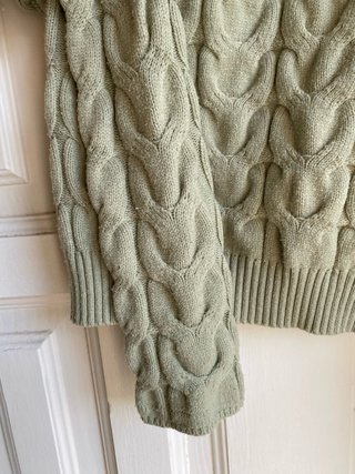 Suéter Bershka palabra de honor verde Talla M