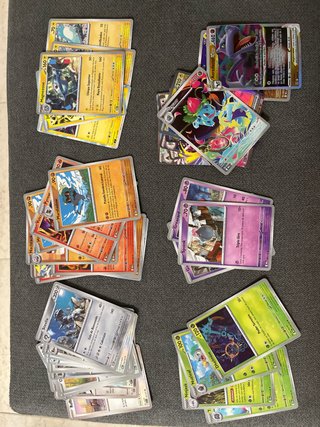 Mazo de cartas Pokémon surtido Precio por privado