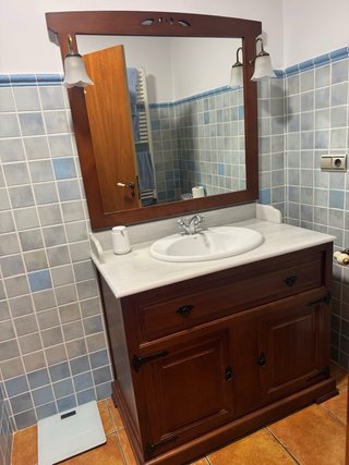 Mueble baño completo madera + espejo + lavabo.