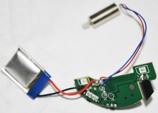 Placa de circuito impreso (PCB) con motor y baterí