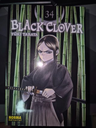 Lote de mangas de Black Clover