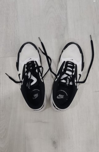 Zapatillas Nike Talla 38 Blancas y Negras