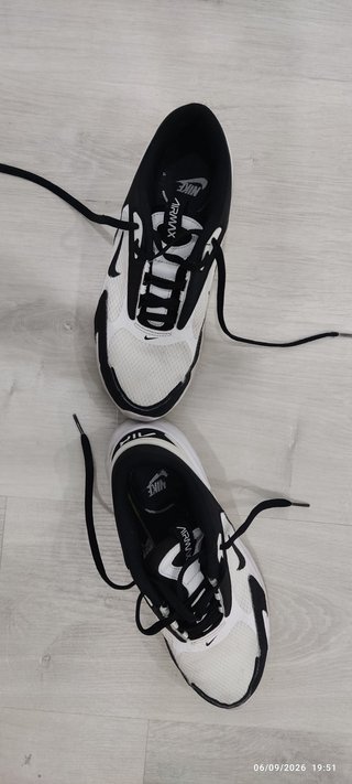 Zapatillas Nike Talla 38 Blancas y Negras
