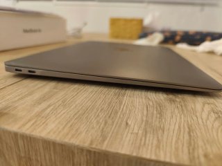 Apple MacBook Air 13-inch (Model A1932).