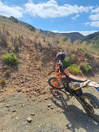 Moto Enduro/Motocross Naranja y Roja