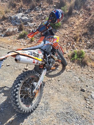 Moto Enduro/Motocross Naranja y Roja