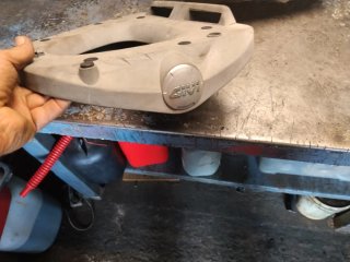 Soporte Baúl Givi