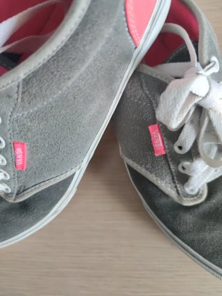 Zapatillas Vans grises y rosas