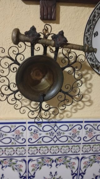 Mano de almirez con soporte