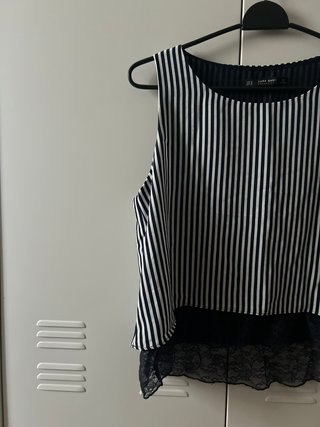 Camiseta Zara rayas con encaje