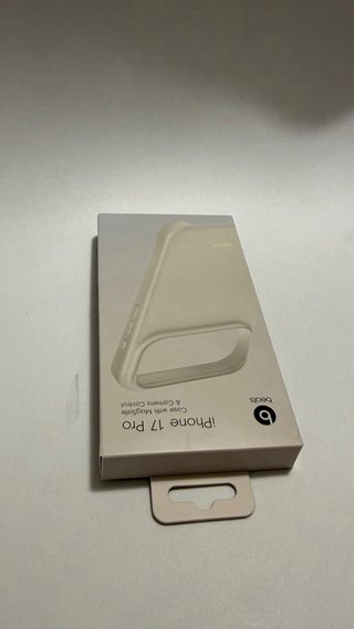 Funda Beats iPhone 17 Pro MagSafe e microfibra