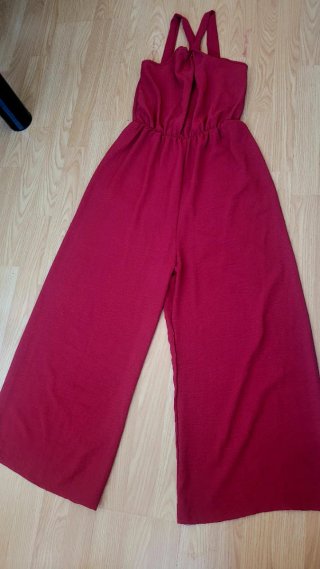 Mono burdeos elegante